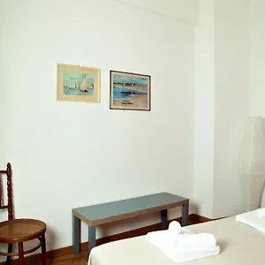 https://2-min-acquariodimora-nella-repubblica-marinara.hotelitalianriviera.com